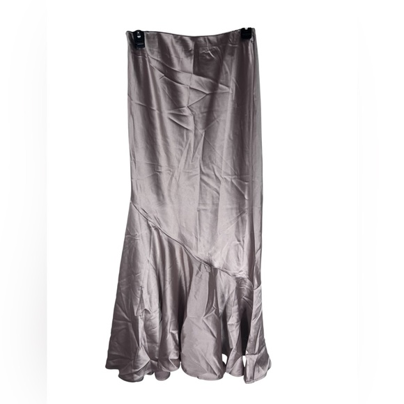 no brand Dresses & Skirts - Satin Women's Midi Skirt Size L